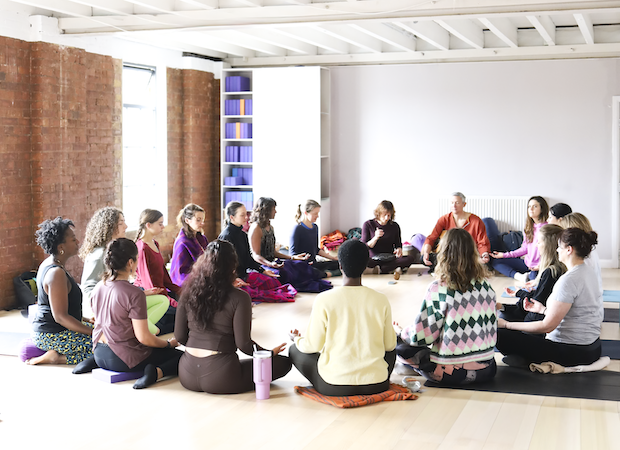 200 hour teacher training students in a circle
