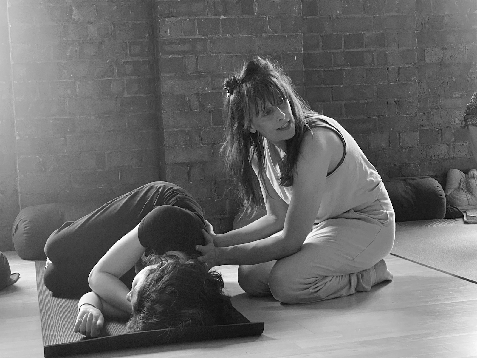 Charli Van Ness teaching on the Shala's Somatic Yoga Teacher Training course