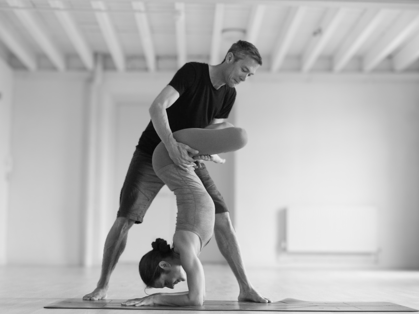 Gingi Lee offering skilful hands-on Yoga Adjusts & Assists course